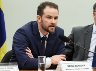 Ministro da Fazenda chama Milei de palhaço e rebate críticas sobre economia brasileira
