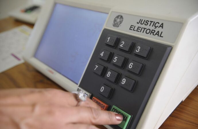 PSOL deve apoiar candidaturas de João Azevêdo e Veneziano ao Senado