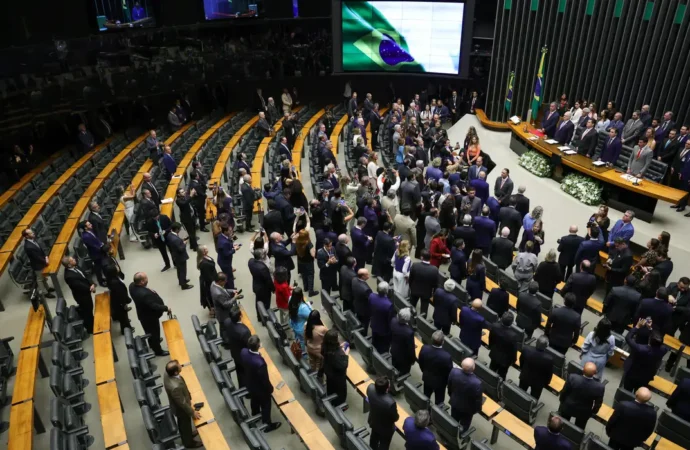 Um terço dos partidos explicou controle de emendas parlamentares