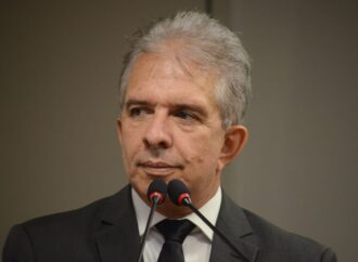 Nabor comemora adesão de vereadores da situação e oposição em Campina Grande