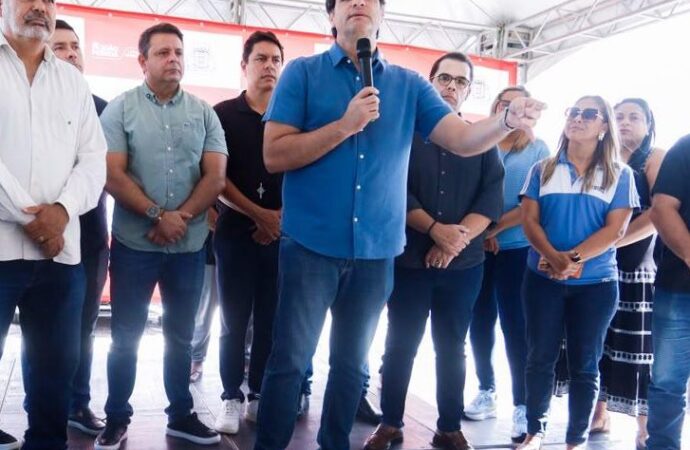 Léo Bezerra critica uso político de problemas na coleta de lixo e alfineta gestão estadual