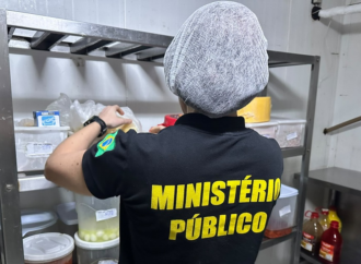 MP autua dois restaurantes e apreende alimentos impróprios para consumo, em João Pessoa