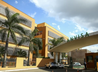 Anvisa suspende venda de energético e água; saiba marcas