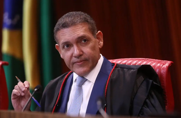 TSE terá outra reunião com embaixadores para explicar urna eletrônica