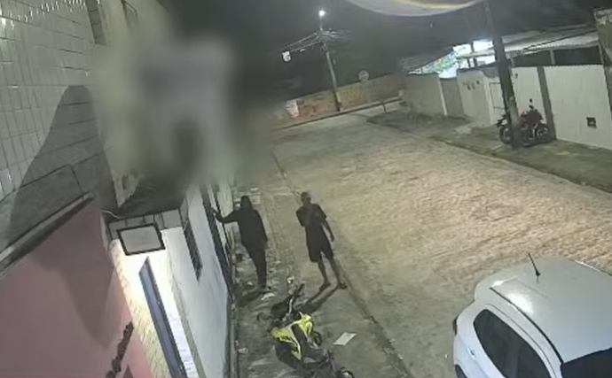 Suspeitos fogem após assalto em consultório odontológico, em João Pessoa