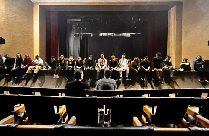 Cidade Hades estreia em Campina Grande e aposta em teatro musical de grande porte