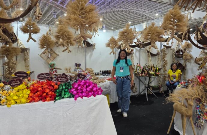Amazônia desembarca na Brasil Mostra Brasil com moda botânica, biojoias e o tradicional Banho de Cheiro