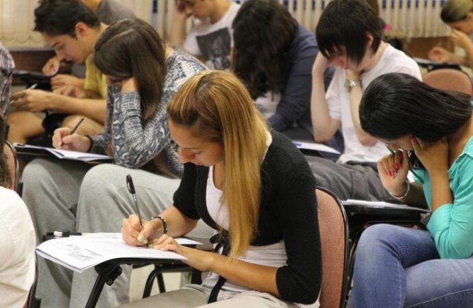 Prefeitura de Conceição divulga edital de concurso com 128 vagas e salários de até R$ 7 mil