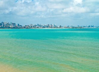 Litoral da Paraíba entra em alerta para mar agitado com ondas de até 3,5 metros