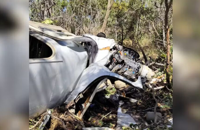 Queda de avião causa a morte de donos de hospital