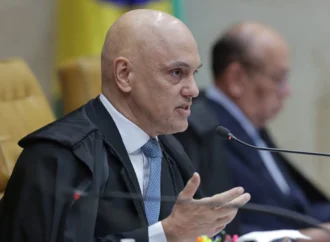 Moraes determina que Exército entregue pistolas, fuzil e espingardas de Bolsonaro à PF