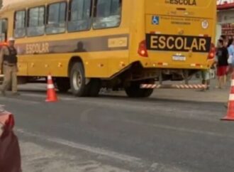 Criança fica gravemente ferida após ser atropelada por motociclista, em Patos