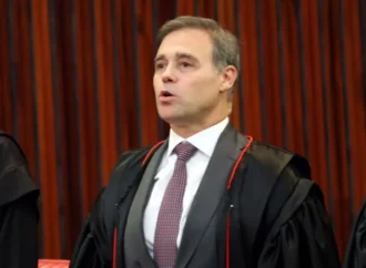 Dark Horse: Mendonça envia à PGR pedido de investigação sobre filme de Bolsonaro