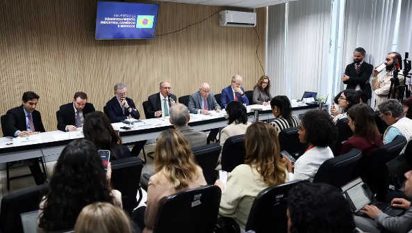 Setores atingidos por tarifaço dos EUA terão novo plano de socorro