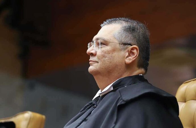 Ministro manda que presidentes de partidos digam se mantêm poder sobre emendas