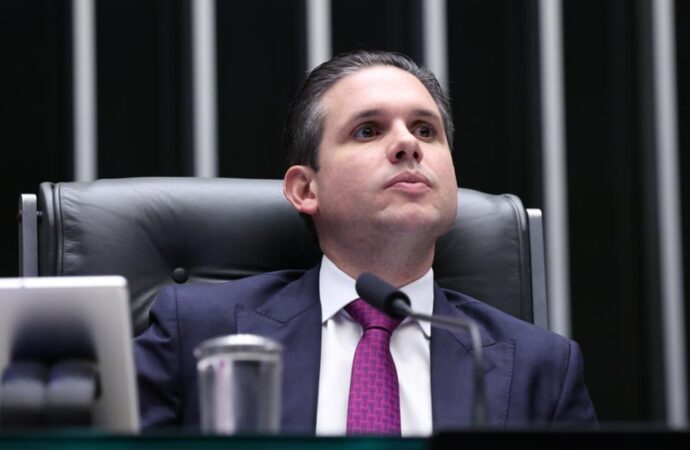 Hugo Motta cobra agilidade do governo federal