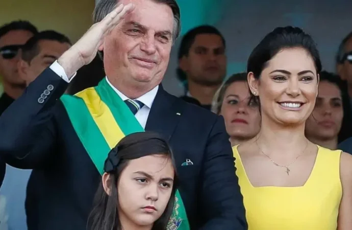 Michelle Bolsonaro deixa presidência do PL Mulher