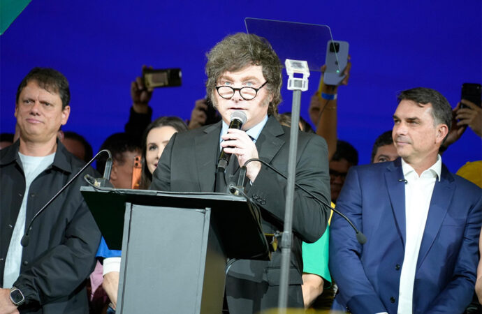 Presidente da Argentina detona ministro do Supremo na convenção do PL