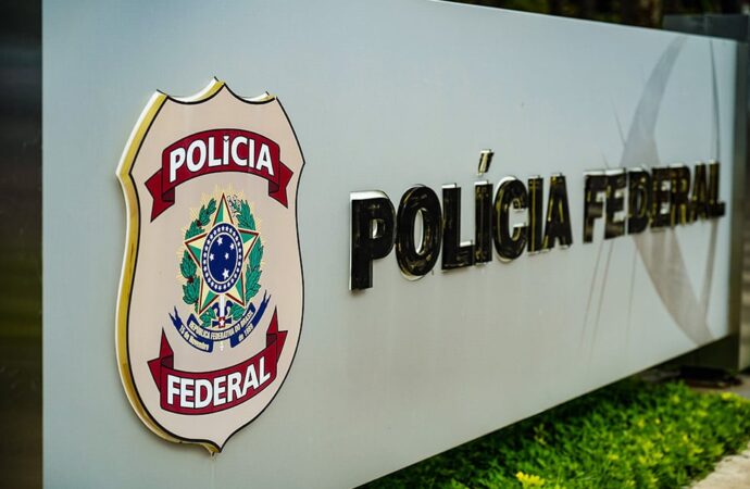 PF e CGU investigam fraude em contratos públicos e apreendem R$ 700 mil