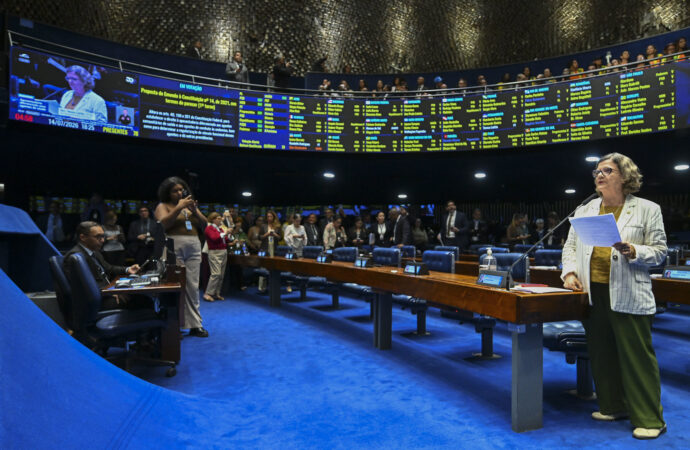 Senado aprova aposentadoria especial a agentes de saúde considerada ‘pauta bomba’ para governo