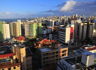 MP move ação contra construtora e Prefeitura de João Pessoa por irregularidades em prédio na orla