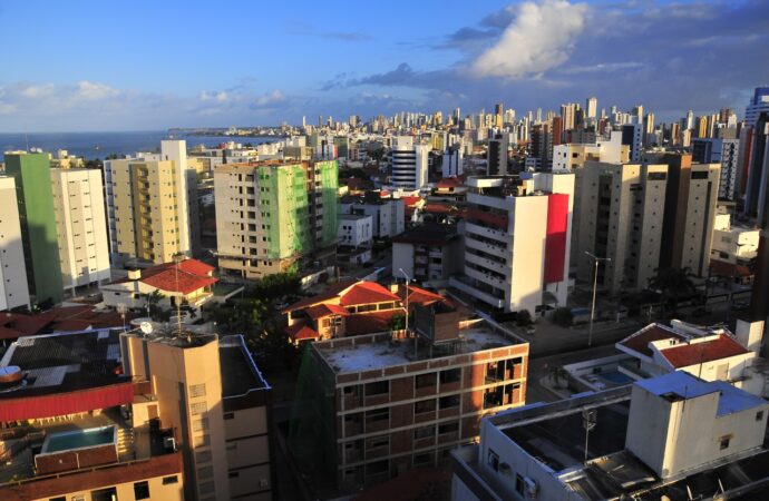 MP move ação contra construtora e Prefeitura de João Pessoa por irregularidades em prédio na orla