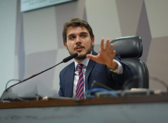 Voto cruzado e rejeição são fatores-chave na disputa ao Senado na PB, avalia cientista político