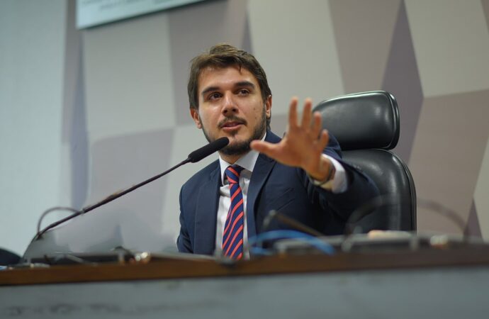 Voto cruzado e rejeição são fatores-chave na disputa ao Senado na PB, avalia cientista político