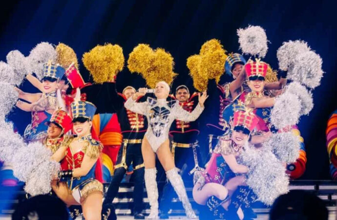 Xuxa comenta amor e tolerância na abertura da turnê ‘O Último Voo da Nave’