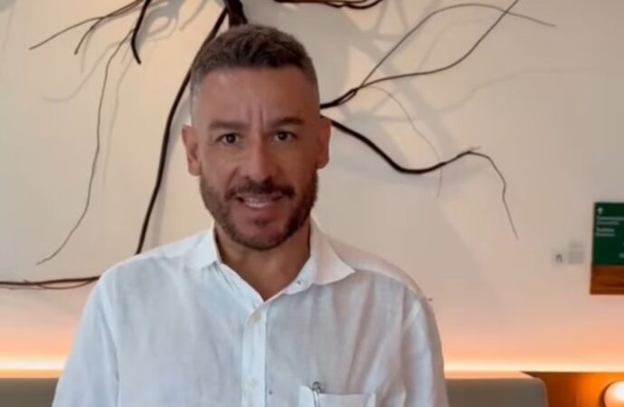 Pedro Coutinho registra candidatura ao governo do Estado