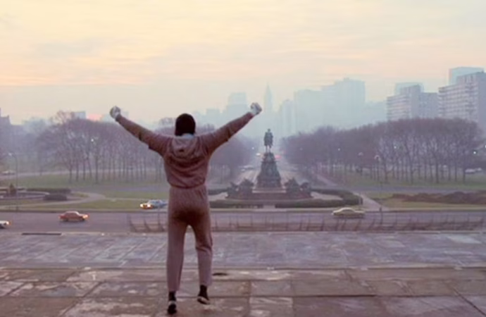 Stallone filmou cena da escadaria de ‘Rocky’ de improviso e com medo da polícia
