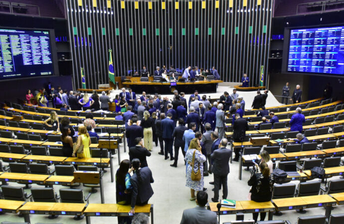Após recesso, Congresso retoma trabalhos nesta semana