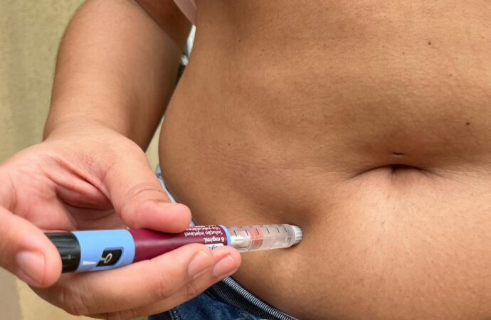 Dois são presos por roubar canetas emagrecedoras de farmácias de João Pessoa
