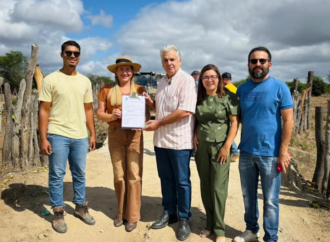 Prefeita Ana Paula assina ordem de serviço para construção da ponte do Sítio Mulungu