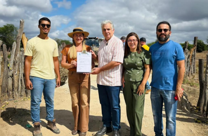 Prefeita Ana Paula assina ordem de serviço para construção da ponte do Sítio Mulungu