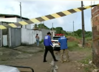 Corpo de jovem é encontrado com marcas de tiros no bairro de Gramame, em João Pessoa
