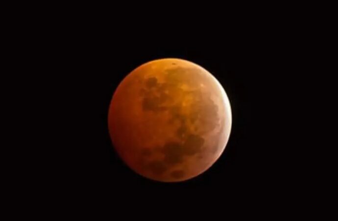 Eclipse lunar terá observação gratuita na Orla de João Pessoa; veja data