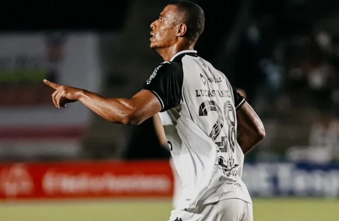 Lucas Cândido comemora evolução no Botafogo-PB