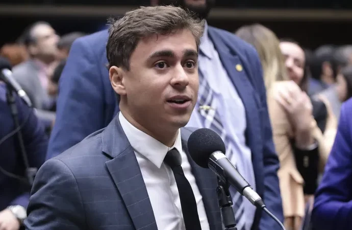 Nikolas propõe corte de salários de autoridades em caso de déficit fiscal