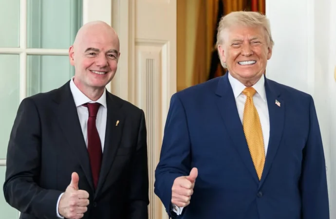 Infantino busca apoio de Trump em meio à crise, diz jornal
