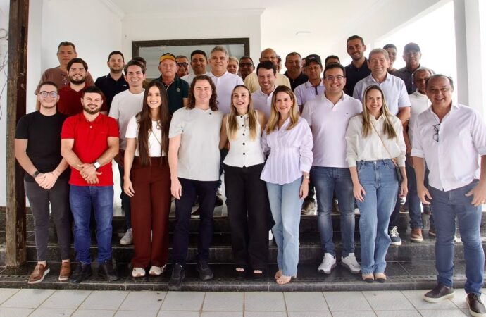 Treze prefeitos do Vale do Piancó reafirmam apoio a Veneziano