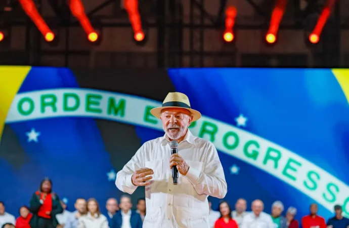 Lula defende conclusão de submarino nuclear para fortalecer soberania nacional