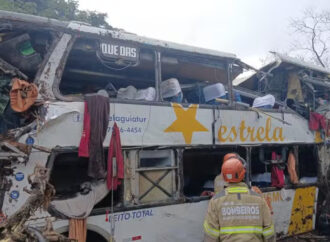 Tragédia com ônibus no Rio de Janeiro deixa saldo de 9 mortos