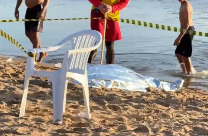 Homem morre após se afogar na praia de Barra de Gramame