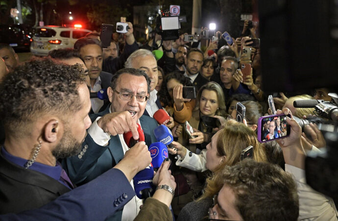Presidenciável conquista 1 milhão de seguidores num único dia