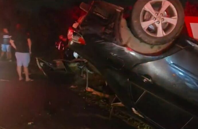 Batida entre carros deixa três mortos na BR-230, em Campina Grande