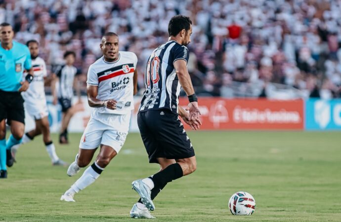Botafogo-PB cede duas vezes e empata com o Santa Cruz no Almeidão