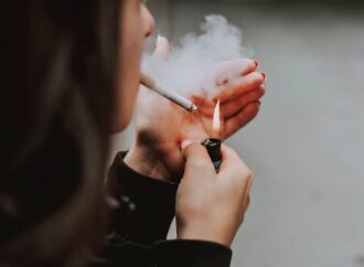 Jovens de 16 a 24 anos lideram tabagismo no Brasil