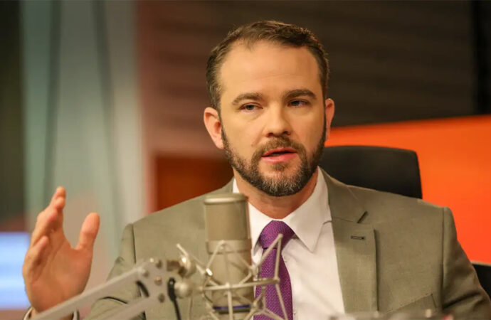 Salário mínimo; ministro da Fazenda confirma projeção do valor para 2027