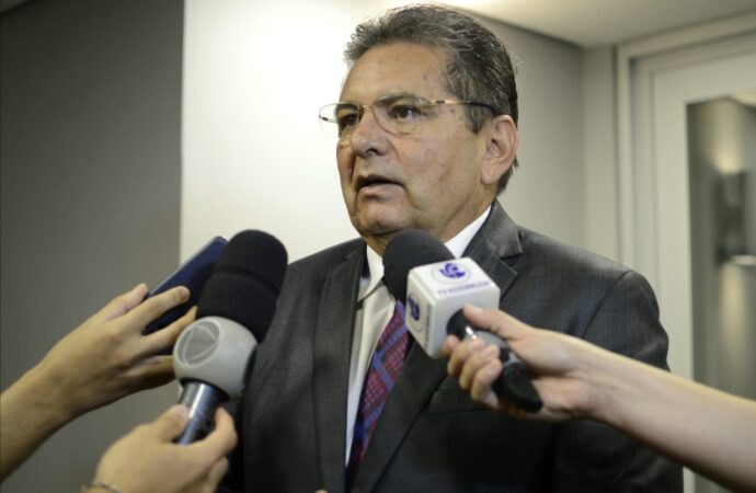 Adriano Galdino se retira da disputa pela vice de Lucas: ‘estou fora desse debate’